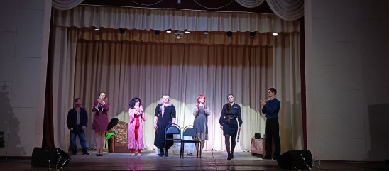 спектакль Плосковского народного театра "4 жены сантехника Струева" по пьесе Э. Пиженко - фото - 10